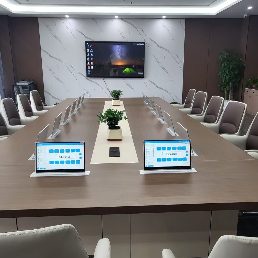 Nepremičniški sistem za namestitev servisnega sistema brez papirja